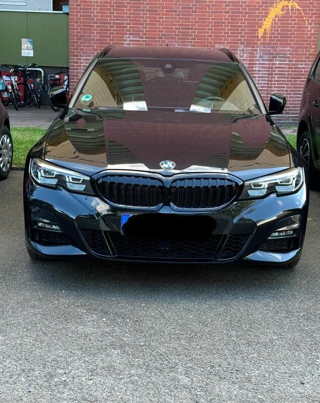 Schwarz Gebraucht 2021 BMW 320 M Sport Kombi | 32.800 € (Fairer Preis) - Bild 1/1