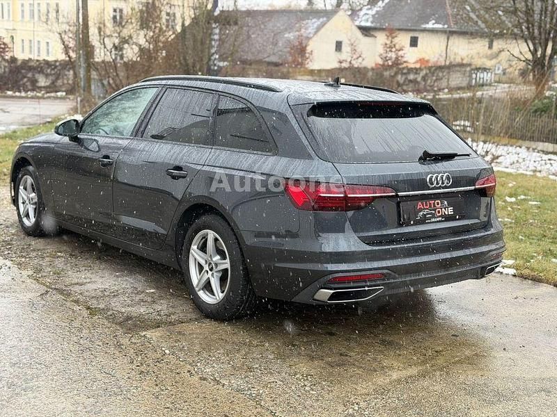 Gebraucht Audi A4 Basis 163 PS (119 kW) 2023 Grau Kombi