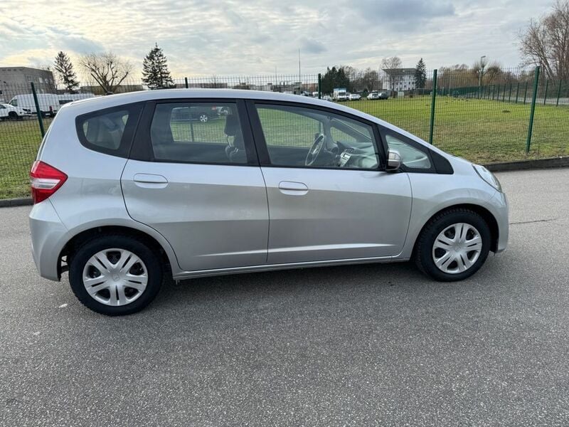 Gebraucht Honda Jazz Exclusive 99 PS (72 kW) 2015 Silber Kleinwagen