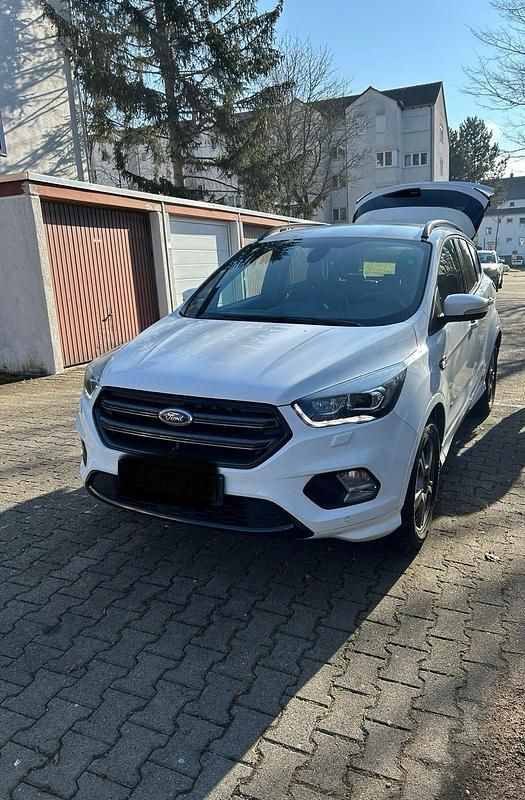 Weiß Gebraucht 2017 Ford Kuga ST-Line SUV | 15.000 € (Fairer Preis) - Bild 1/4