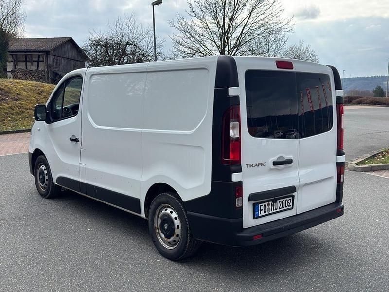 Gebraucht Renault Trafic 120 PS (88 kW) 2015 Weiß Van / Kleinbus