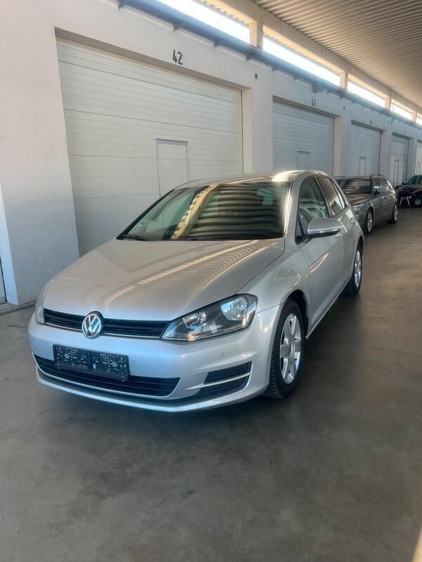 Silber Gebraucht 2013 VW Golf VII Limousine | 3.900 € (Superpreis) - Bild 1/4