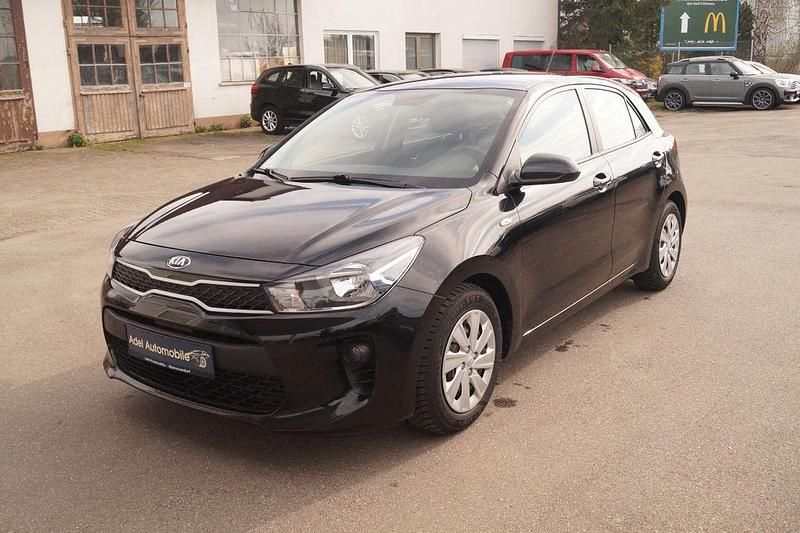 Second-hand Kia Rio 84 CP (61 kW) 2019 Negru Berlinǎ