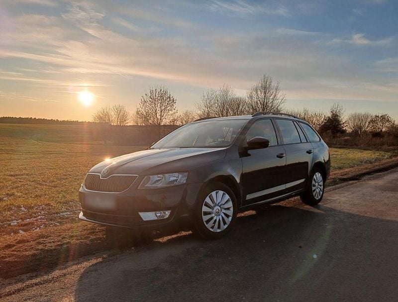 Gebraucht Skoda Octavia Joy 116 PS (85 kW) 2016 Blau Kleinwagen