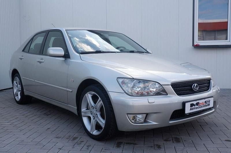 Gebraucht Lexus IS200 155 PS (114 kW) 2002 Silber Limousine
