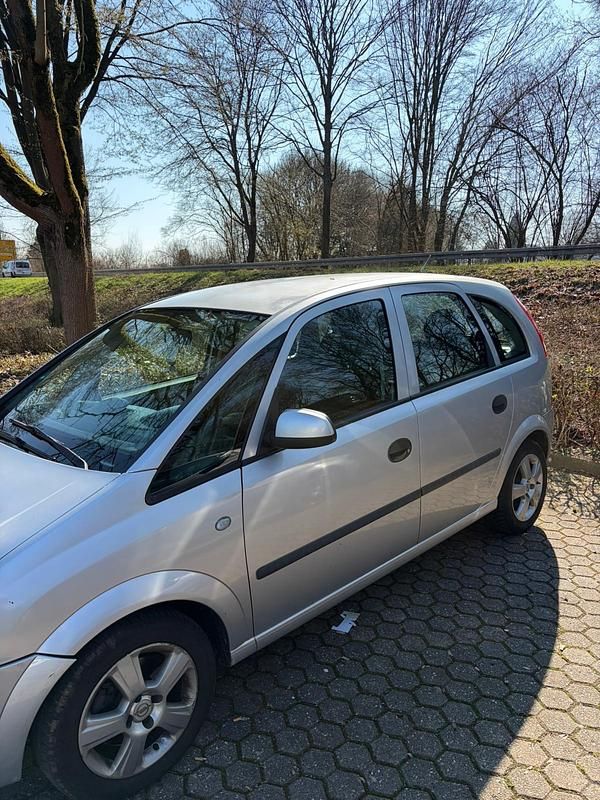 Gebraucht Opel Meriva 101 PS (74 kW) 2004 Silber Van / Kleinbus