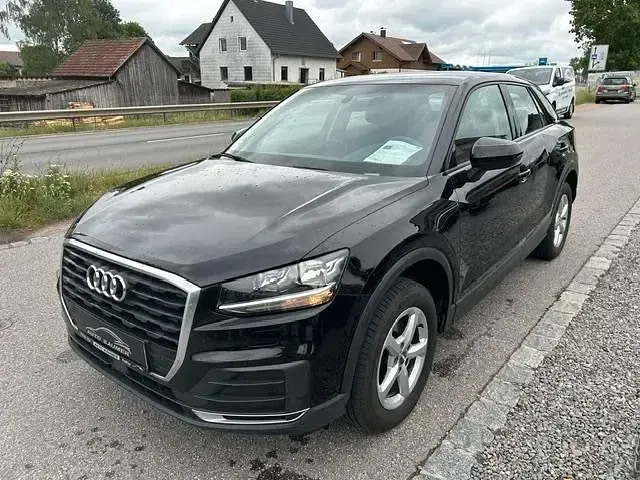 Gebraucht Audi Q2 Basis 116 PS (85 kW) 2017 Schwarz SUV