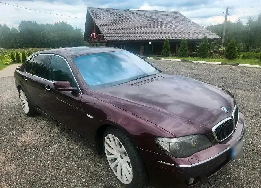 Gebraucht BMW 730L 231 PS (169 kW) 2007 Rot Limousine