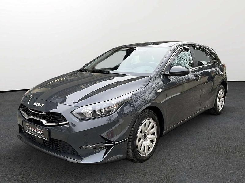 Gebraucht Kia Ceed 122 PS (89 kW) 2022 Pentametallic Kleinwagen
