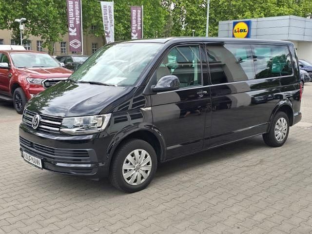 Schwarz Gebraucht 2017 VW Caravelle Comfortline Van / Kleinbus | 22.890 € (Fairer Preis) - Bild 1/4