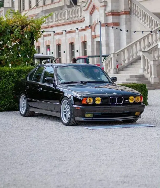 Używany BMW M5 Performance 428 KM (314 kW) 1992 Czarny Kombi