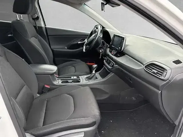 Second-hand Hyundai i30 103 CP (75 kW) 2017 Alb Break