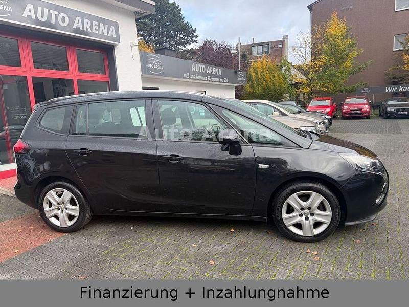 Schwarz Gebraucht 2012 Opel Zafira Tourer Edition Van / Kleinbus | 8.900 € (Fairer Preis) - Bild 1/4