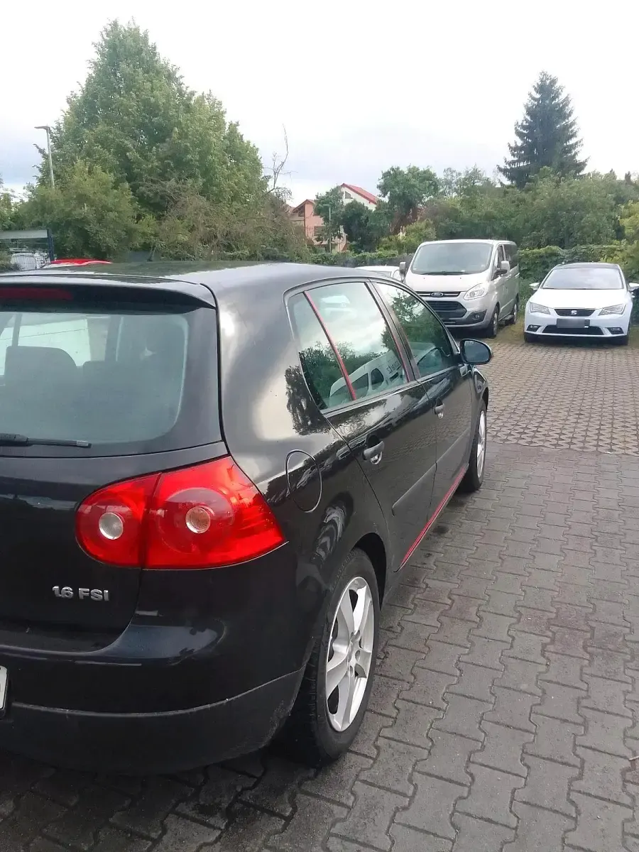 Gebraucht VW Golf V 115 PS (84 kW) 2004 Schwarz Kleinwagen