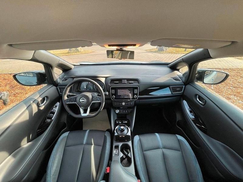 Gebraucht Nissan Leaf Tekna 110 kW (150 PS) 2022 Grau Kleinwagen