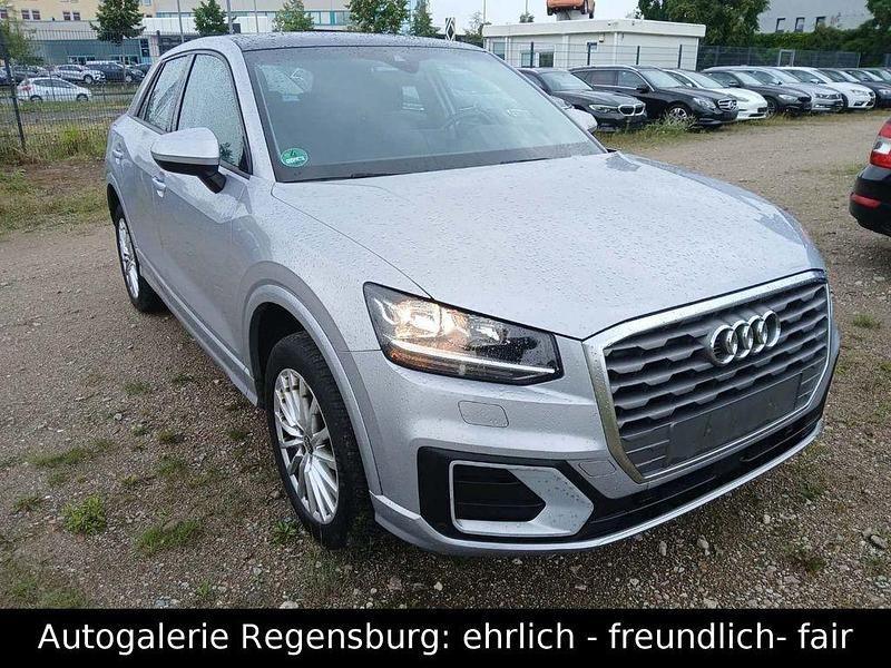 Silber Gebraucht 2017 Audi Q2 Design SUV | 18.450 € (Fairer Preis) - Bild 1/4