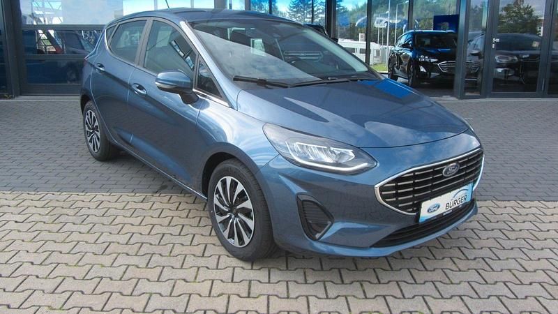 Gebraucht Ford Fiesta Titanium 125 PS (91 kW) 2023 Chromablau metallic Kleinwagen