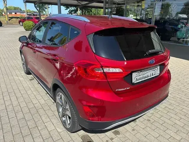 Gebraucht Ford Fiesta Active 103 PS (75 kW) 2018 Rot Kleinwagen