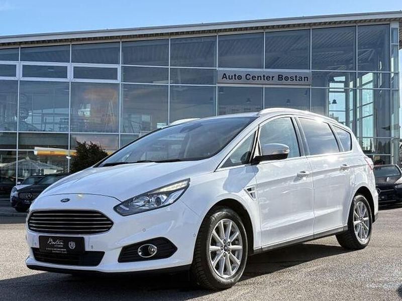 Gebraucht Ford S-MAX Titanium 150 PS (110 kW) 2017 Weiß Van / Kleinbus