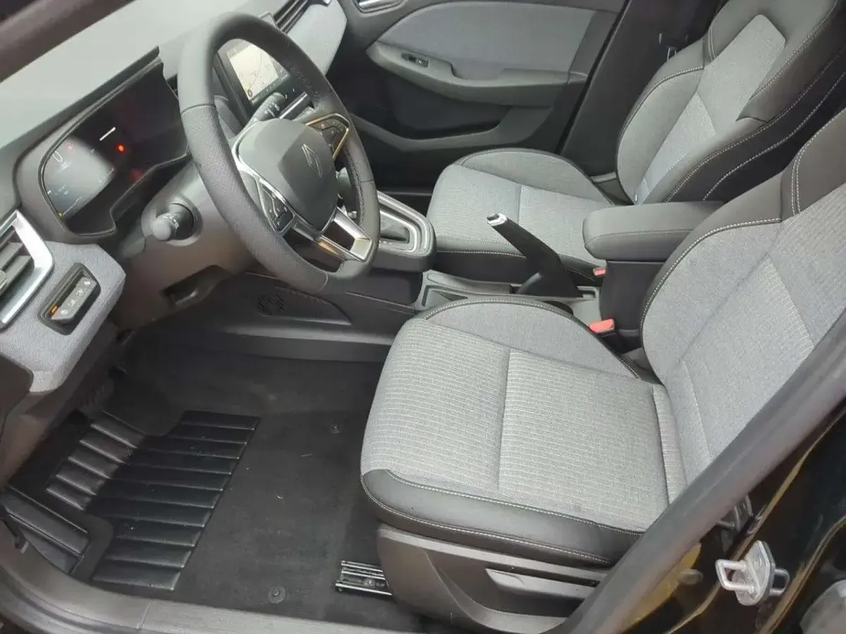 Neu Renault Clio Techno 90 PS (66 kW) 2025 Blackpearlschwarz Kleinwagen