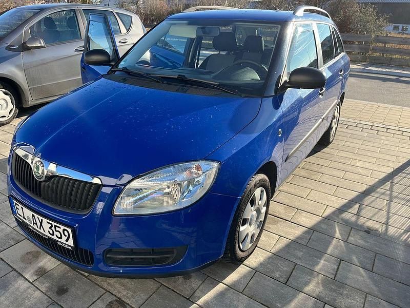 Blau Gebraucht 2009 Skoda Fabia Kombi | 4.900 € (Teuer) - Bild 1/4