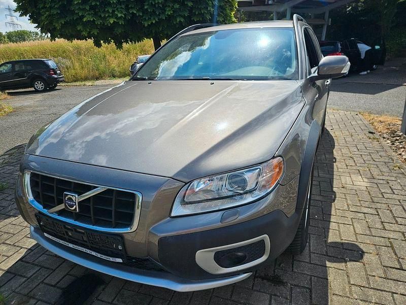 Grau Gebraucht 2008 Volvo XC70 Summum SUV | 6.890 € (Superpreis) - Bild 1/4