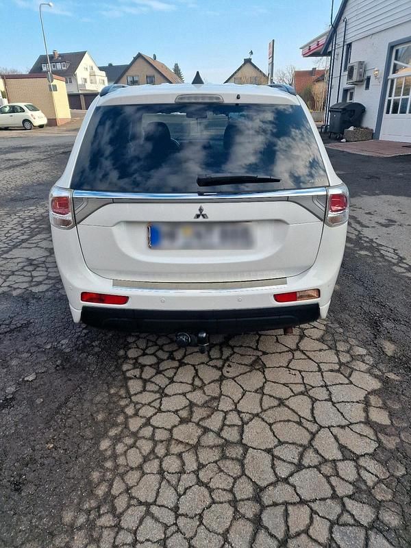 Gebraucht Mitsubishi Outlander 150 PS (110 kW) 2013 Weiß SUV