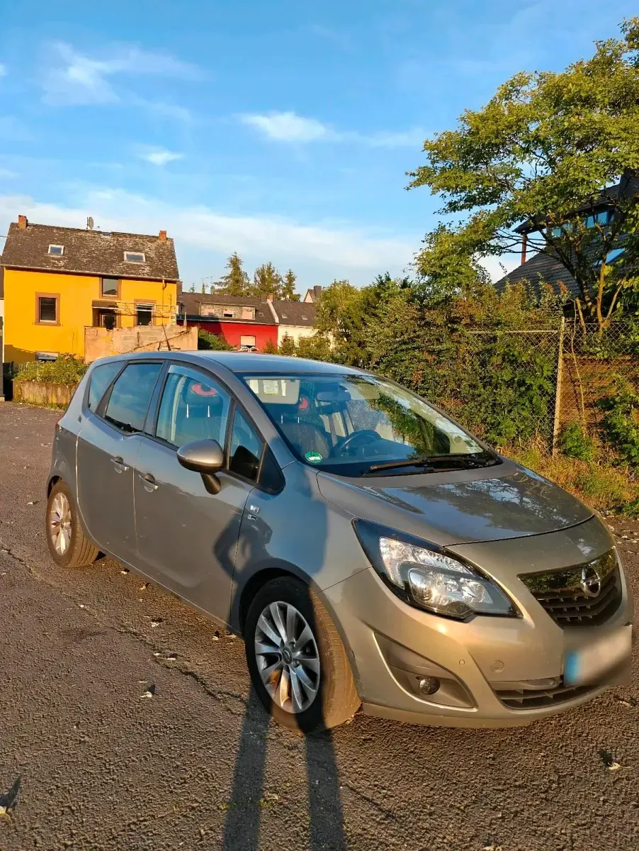 Gebraucht Opel Meriva 131 PS (96 kW) 2012 Braun Van / Kleinbus