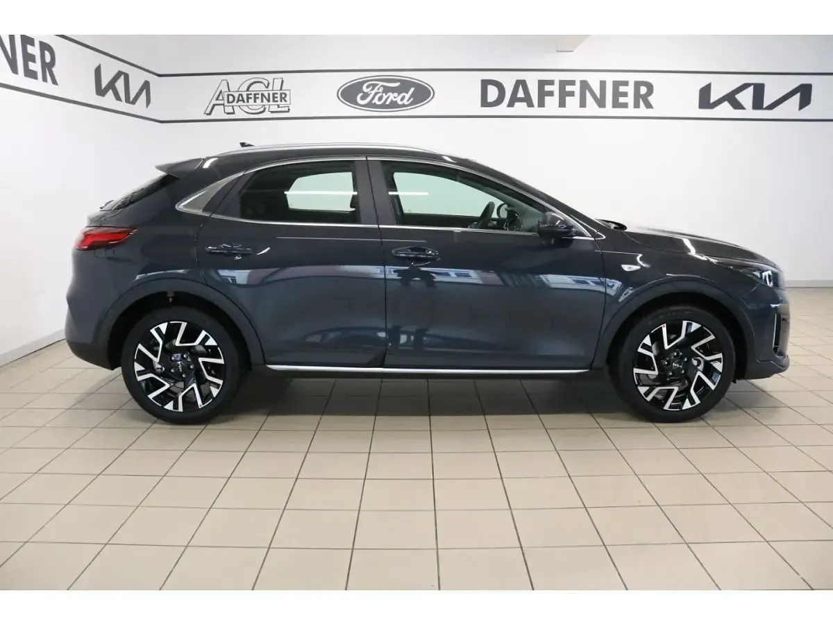 Neu Kia XCeed Vision 120 PS (88 kW) 2025 (h8g) dark penta metal m SUV