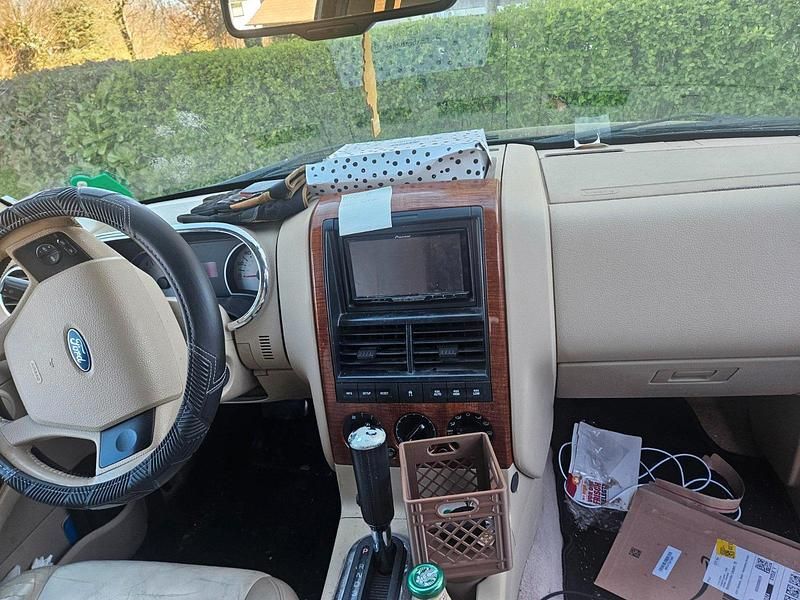 Second-hand Ford Explorer 210 CP (154 kW) 2006 Maro SUV