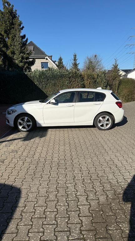 Gebraucht BMW 120 Advantage 190 PS (139 kW) 2018 Weiß Kleinwagen