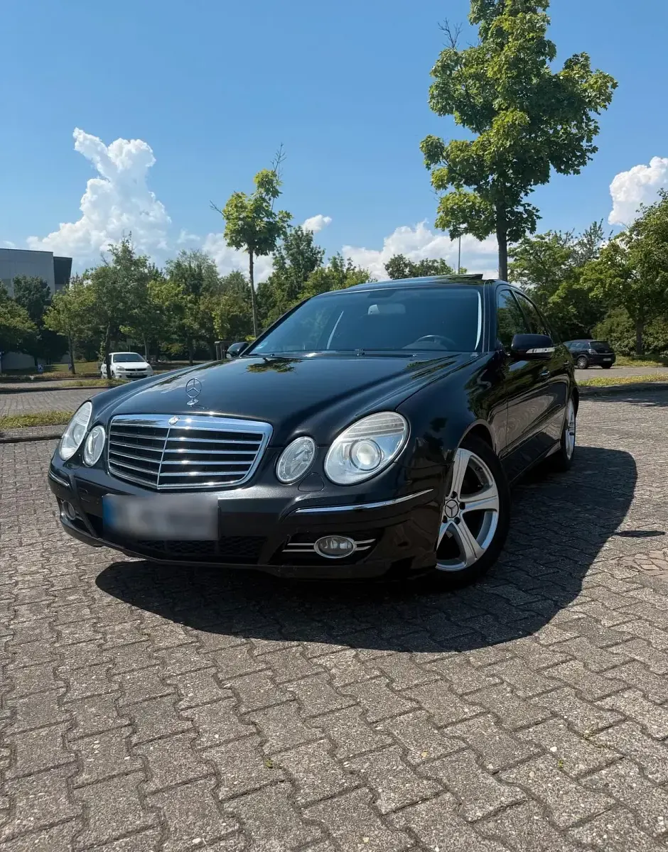 Gebraucht Mercedes E320 224 PS (164 kW) 2007 Schwarz Limousine