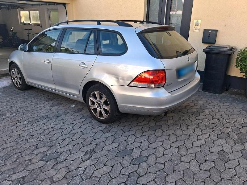 Second-hand VW Golf VI 110 CP (80 kW) 2010 Argintiu Hatchback