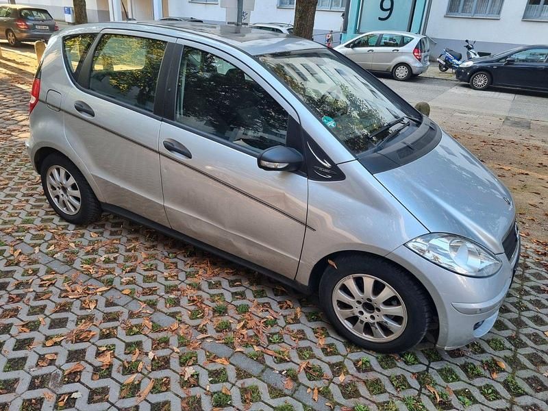 Silber Gebraucht 2005 Mercedes A150 Kleinwagen | 1.200 € (Guter Preis) - Bild 1/4