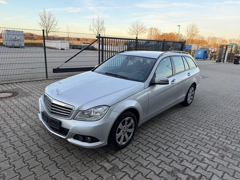 Gebraucht Mercedes C200 136 PS (100 kW) 2012 Weiß Kombi