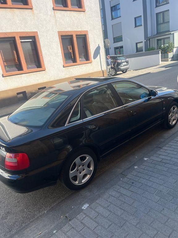 Używany Audi A4 Performance 193 KM (141 kW) 1997 Czarny Sedan/Limuzyna