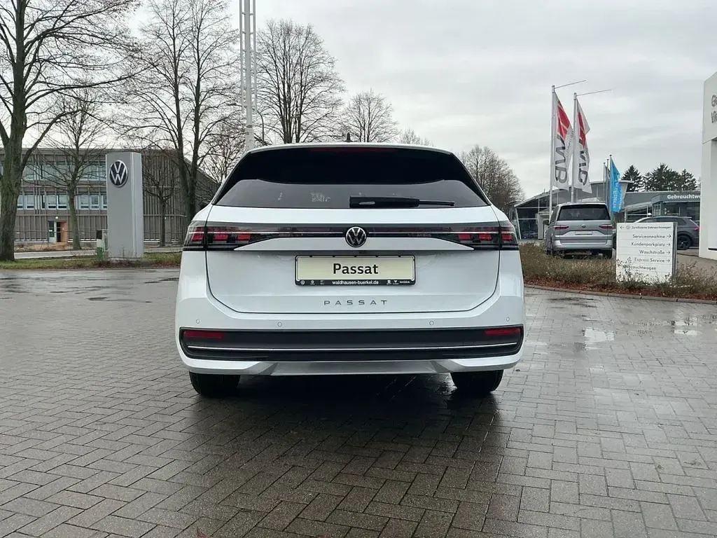 Neu VW Passat Business 150 PS (110 kW) 2026 Weiß Limousine