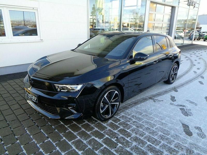 Gebraucht Opel Astra 131 PS (96 kW) 2024 Karbon schwarz Limousine
