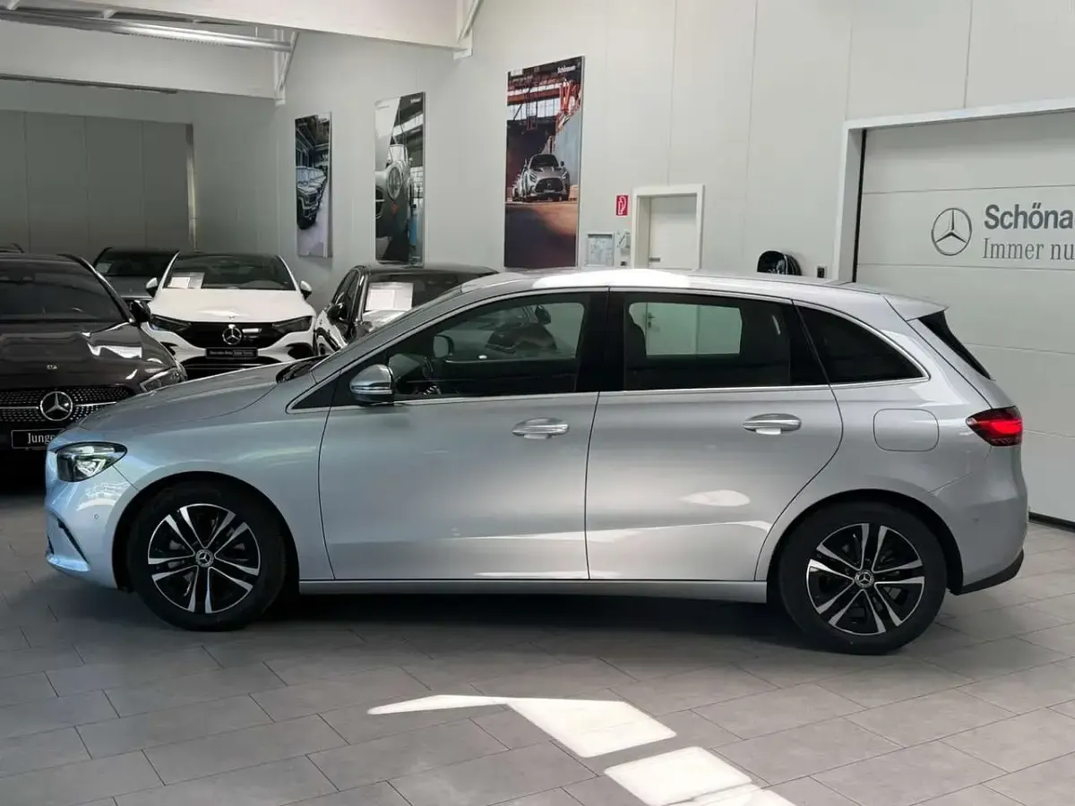 Gebraucht Mercedes B180 Progressive 136 PS (100 kW) 2025 Silber Kleinwagen