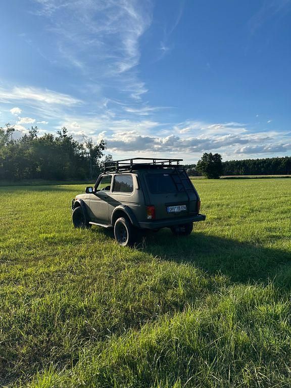 Gebraucht Lada niva 83 PS (61 kW) 2023 Grün SUV