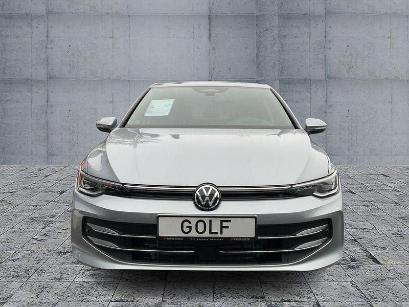Gebraucht VW Golf VIII Style 150 PS (110 kW) 2026 Silber Limousine