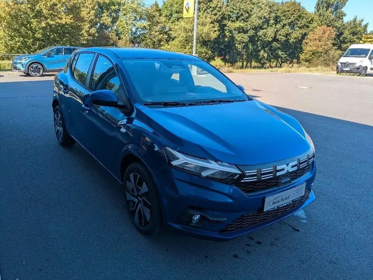 Używany Dacia Sandero Expression 101 KM (74 kW) 2025 Niebieski Hatchback