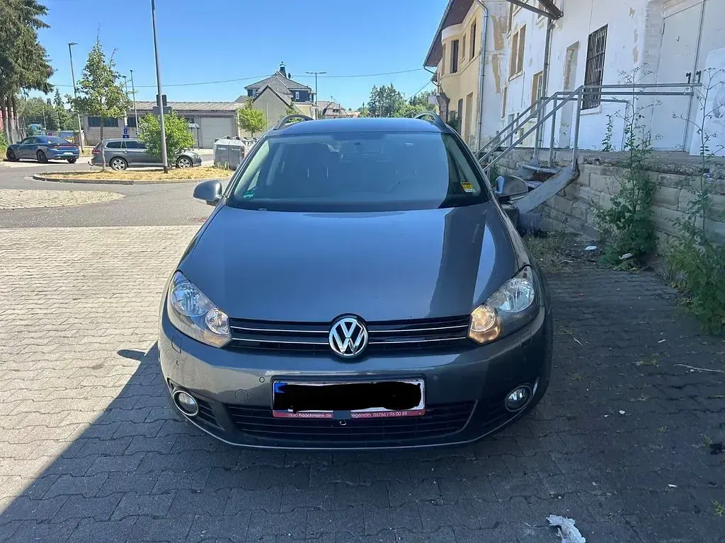 Gebraucht VW Golf VI Comfortline 105 PS (77 kW) 2011 Grau Kleinwagen