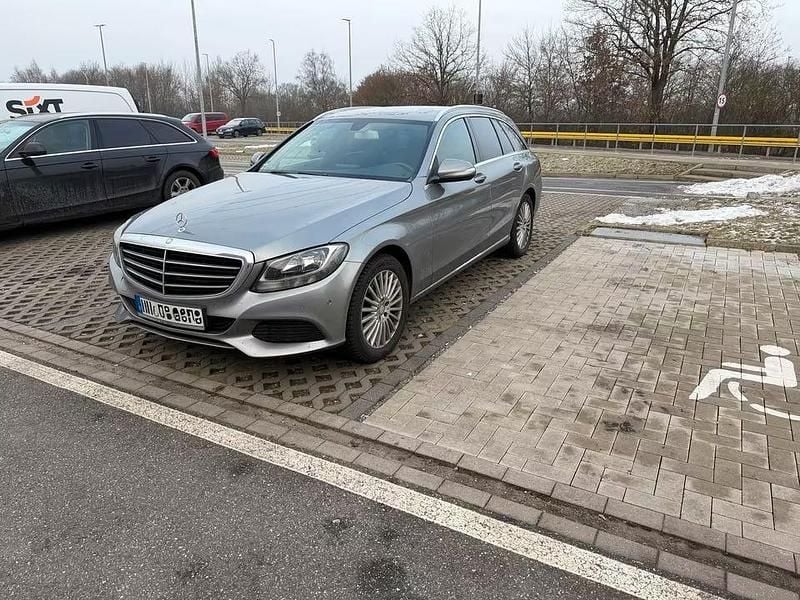 Gebraucht Mercedes C180 Exclusive 156 PS (114 kW) 2014 Grau Kombi