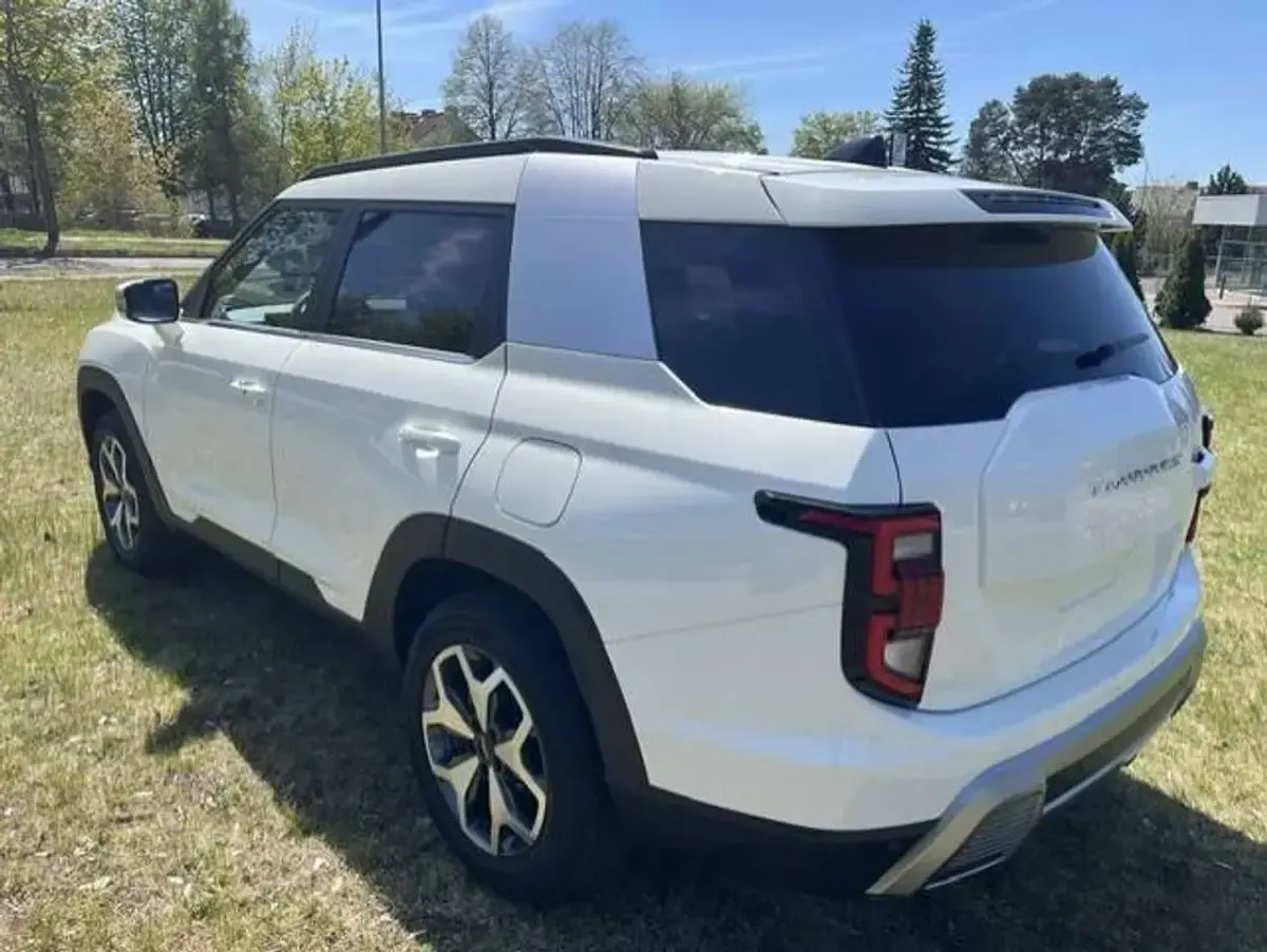 Neu KGM Torres 163 PS (119 kW) 2026 Waa grand white SUV