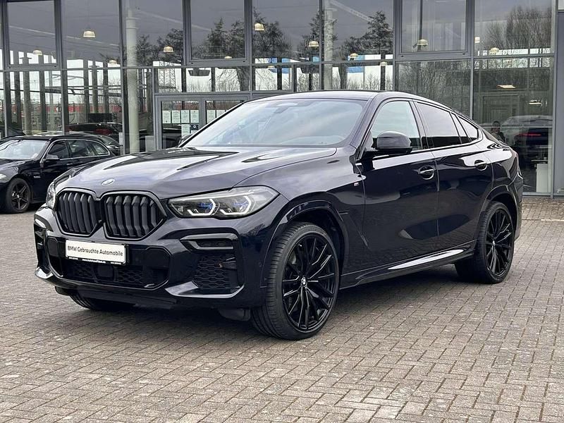 Gebraucht BMW X6 M 530 PS (389 kW) 2022 Carbonschwarz metallic (metallic) SUV
