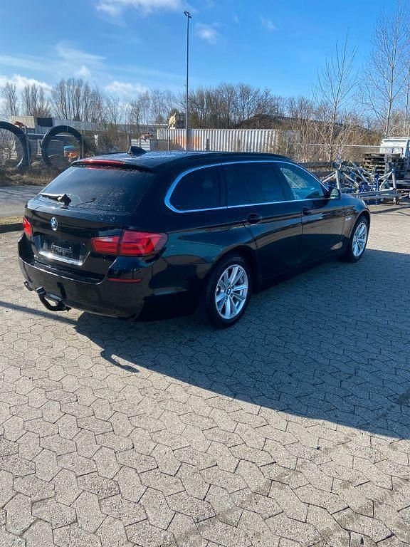 Gebraucht BMW 520 184 PS (135 kW) 2012 Schwarz Kombi