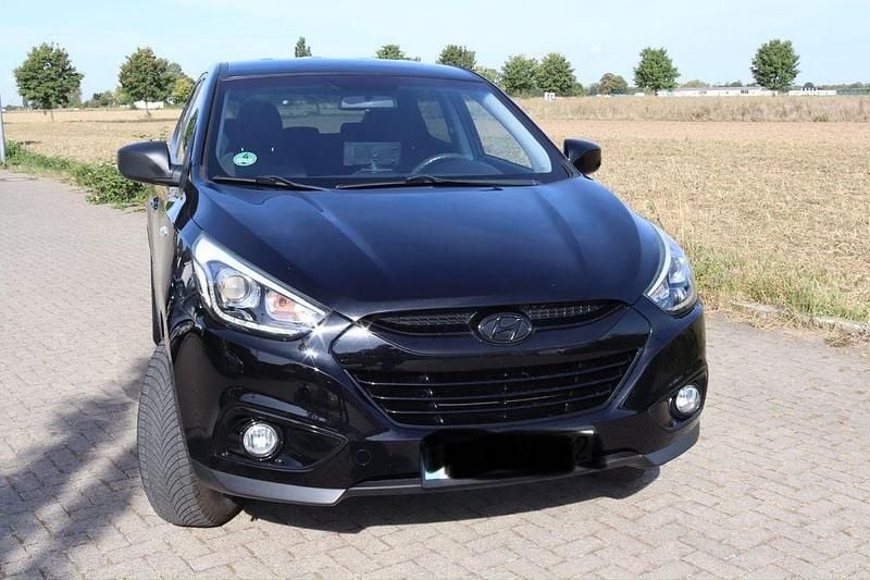 Schwarz Gebraucht 2013 Hyundai ix35 Edition SUV | 8.900 € (Guter Preis) - Bild 1/4