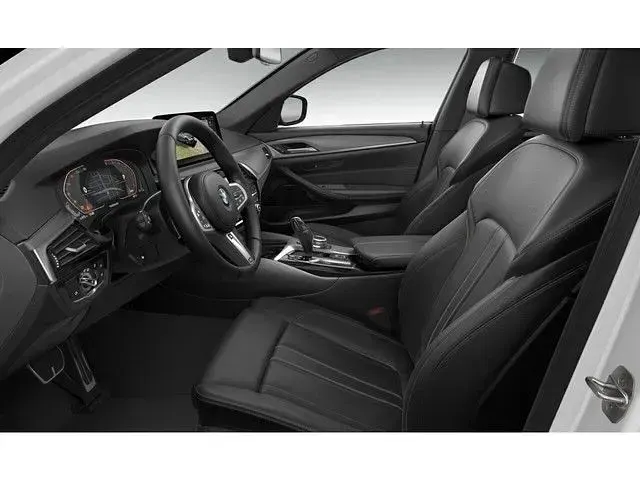 Gebraucht BMW 530 Performance 286 PS (210 kW) 2023 Alpinweiß uni Kombi