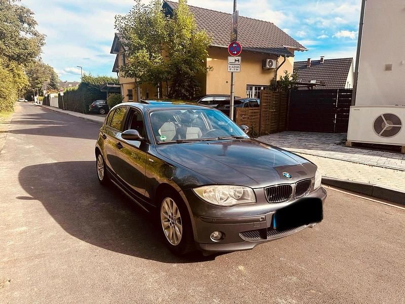 Grau Gebraucht 2007 BMW 118 Kleinwagen | 3.750 € (Fairer Preis) - Bild 1/4